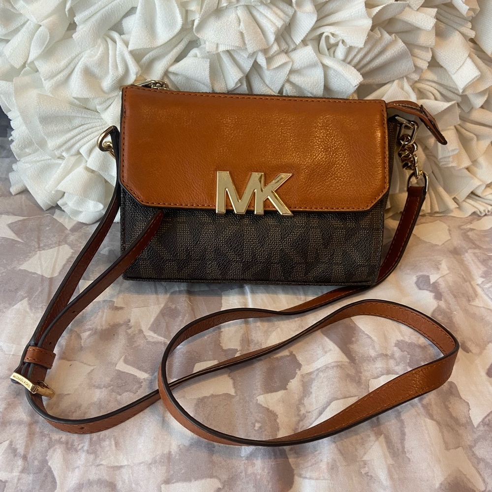 Michael Kors Crossbody Purse